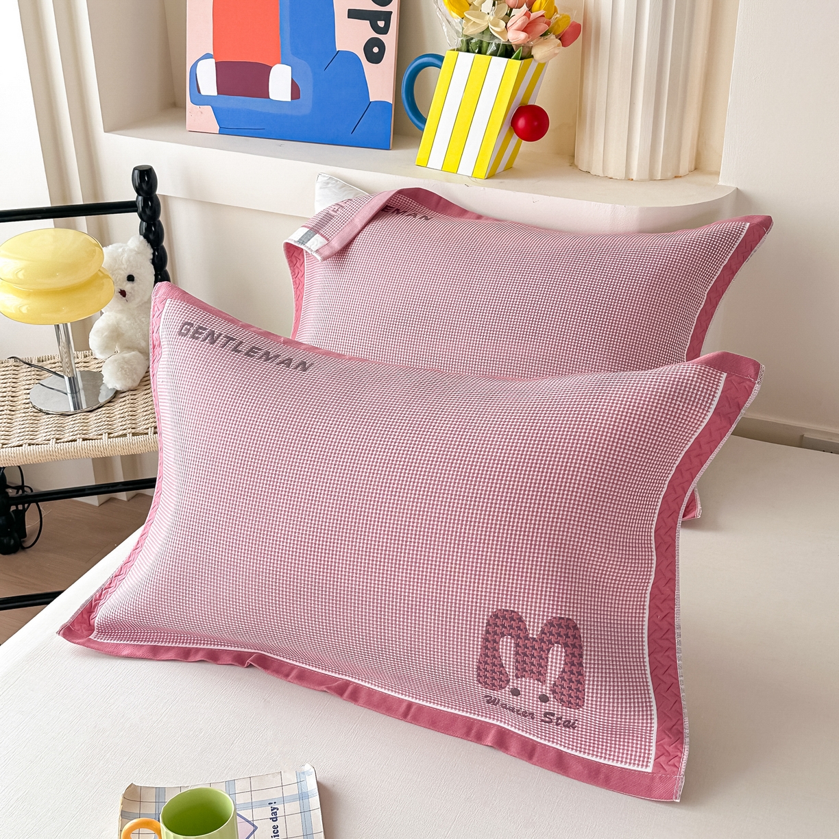 91家纺网 家纺一手货源 找家纺 沐瑟家纺 2025新款亲肤柔软纱布小米格枕巾 M兔-粉色 52*78cm枕巾/对