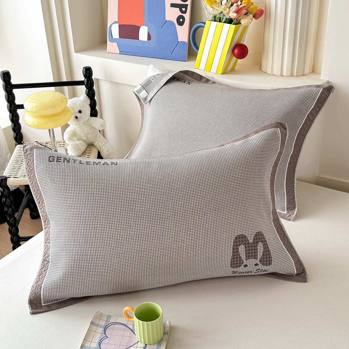 91家纺网 家纺一手货源 找家纺 沐瑟家纺 2025新款亲肤柔软纱布小米格枕巾 M兔-咖色 52*78cm枕巾/只