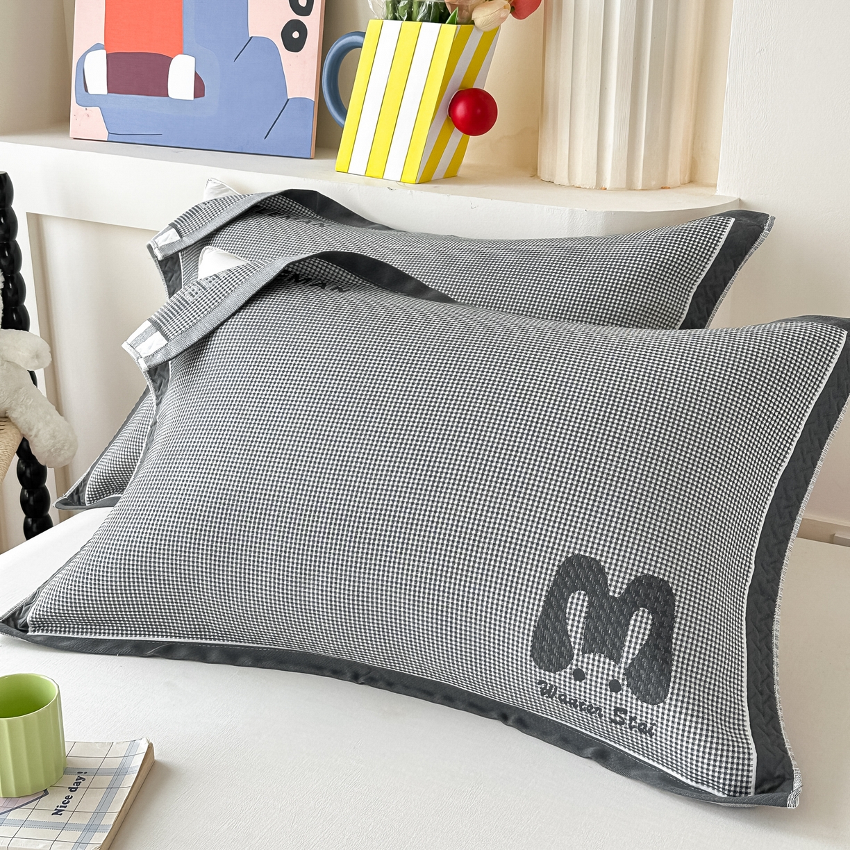 91家纺网 家纺一手货源 找家纺 沐瑟家纺 2025新款亲肤柔软纱布小米格枕巾 M兔-深灰 52*78cm枕巾/只