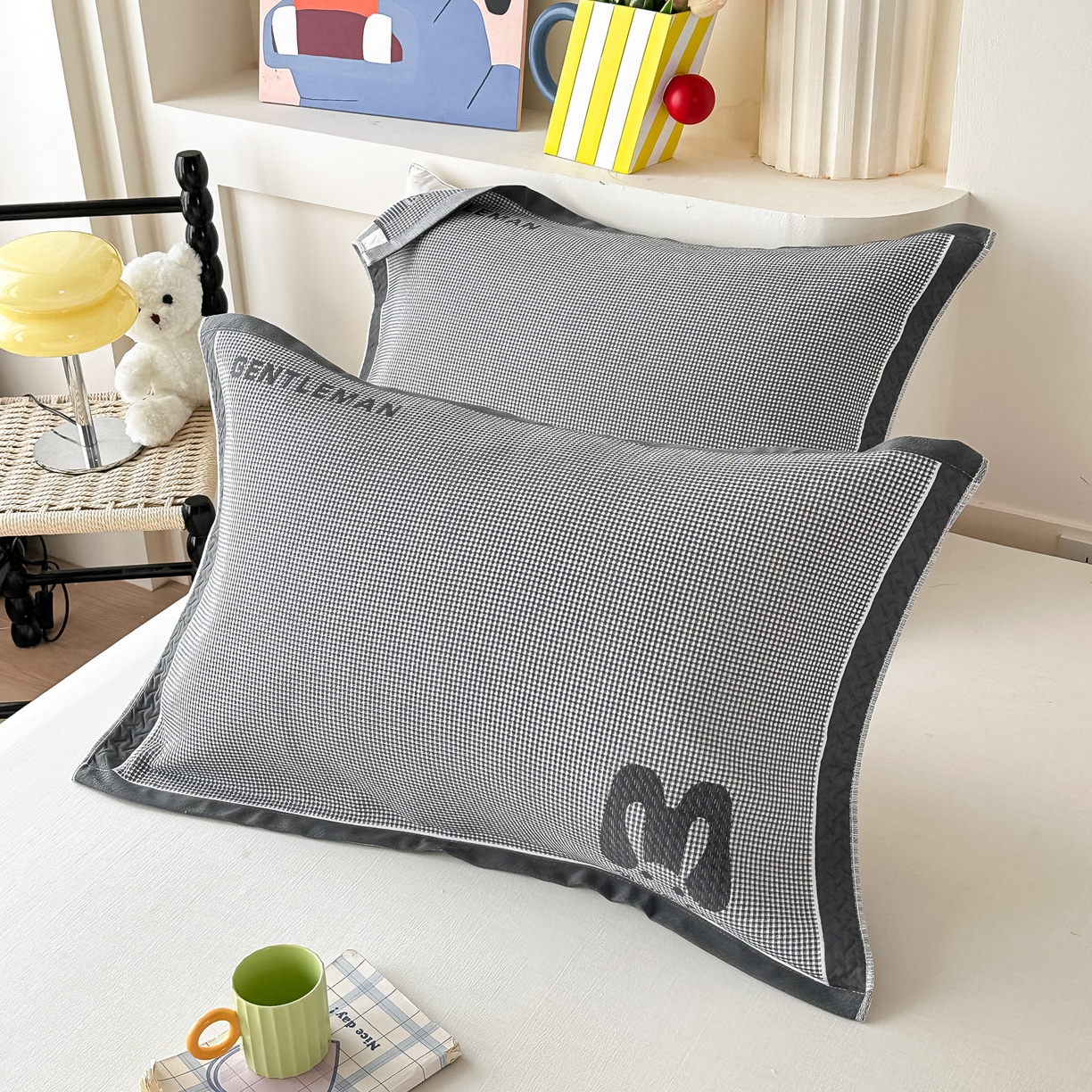 91家纺网 家纺一手货源 找家纺 沐瑟家纺 2025新款亲肤柔软纱布小米格枕巾 M兔-深灰 52*78cm枕巾/只