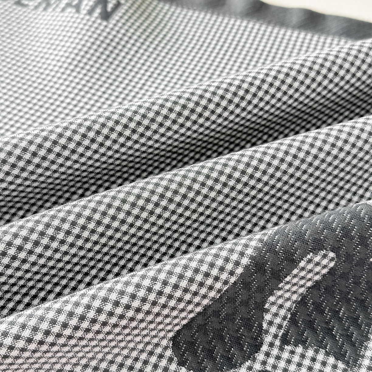 91家纺网 家纺一手货源 找家纺 沐瑟家纺 2025新款亲肤柔软纱布小米格枕巾 M兔-深灰 52*78cm枕巾/对