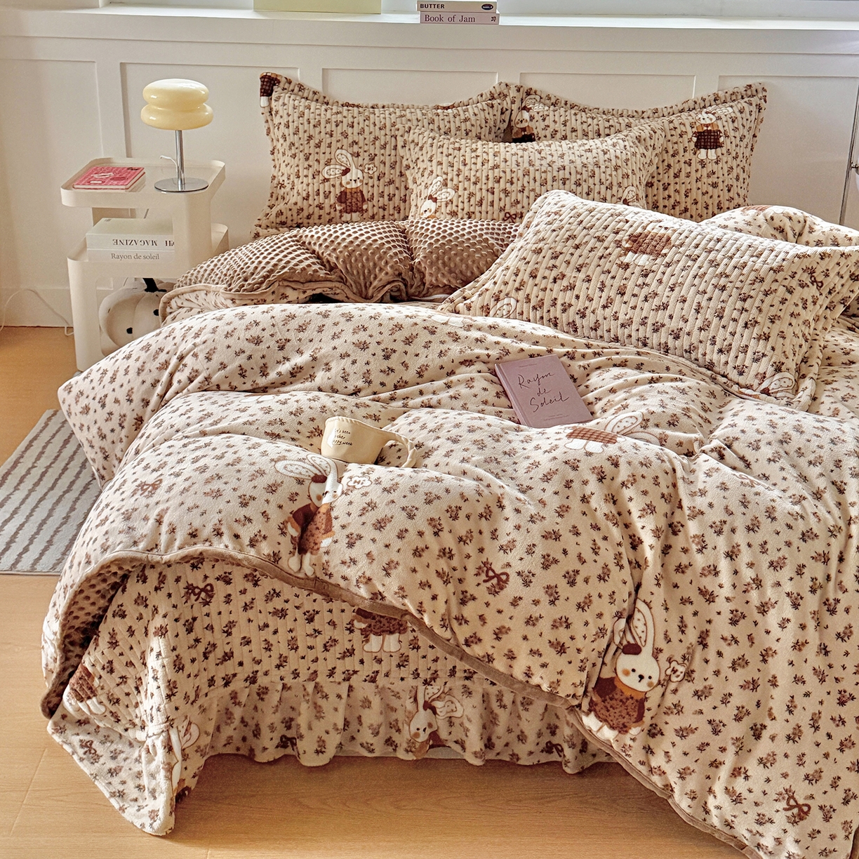 91家纺网 家纺一手货源 找家纺 欧尚 2025新款豆豆绒床盖四件套 田园兔