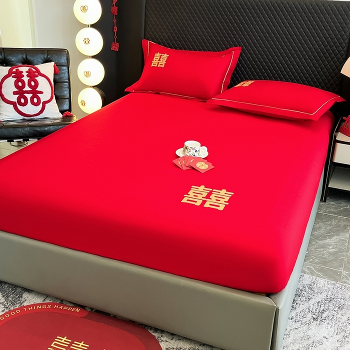 91家纺网 家纺一手货源 找家纺 极梦家纺 2025新款大红婚庆床笠三件套床垫保护套 双喜临门床笠款