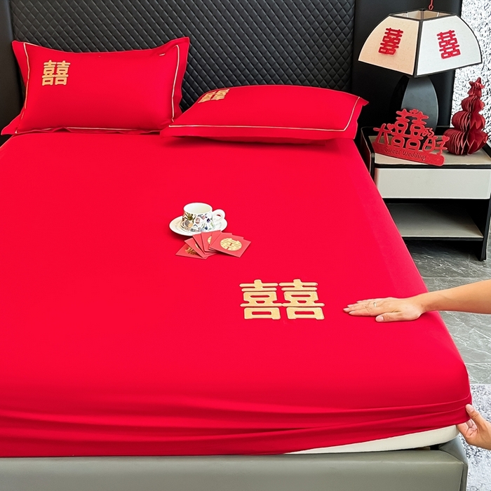 91家纺网 家纺一手货源 找家纺 极梦家纺 2025新款大红婚庆床笠三件套床垫保护套 双喜临门床笠款