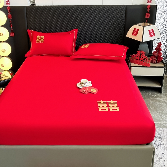91家纺网 家纺一手货源 找家纺 极梦家纺 2025新款大红婚庆床笠三件套床垫保护套 双喜临门床笠款