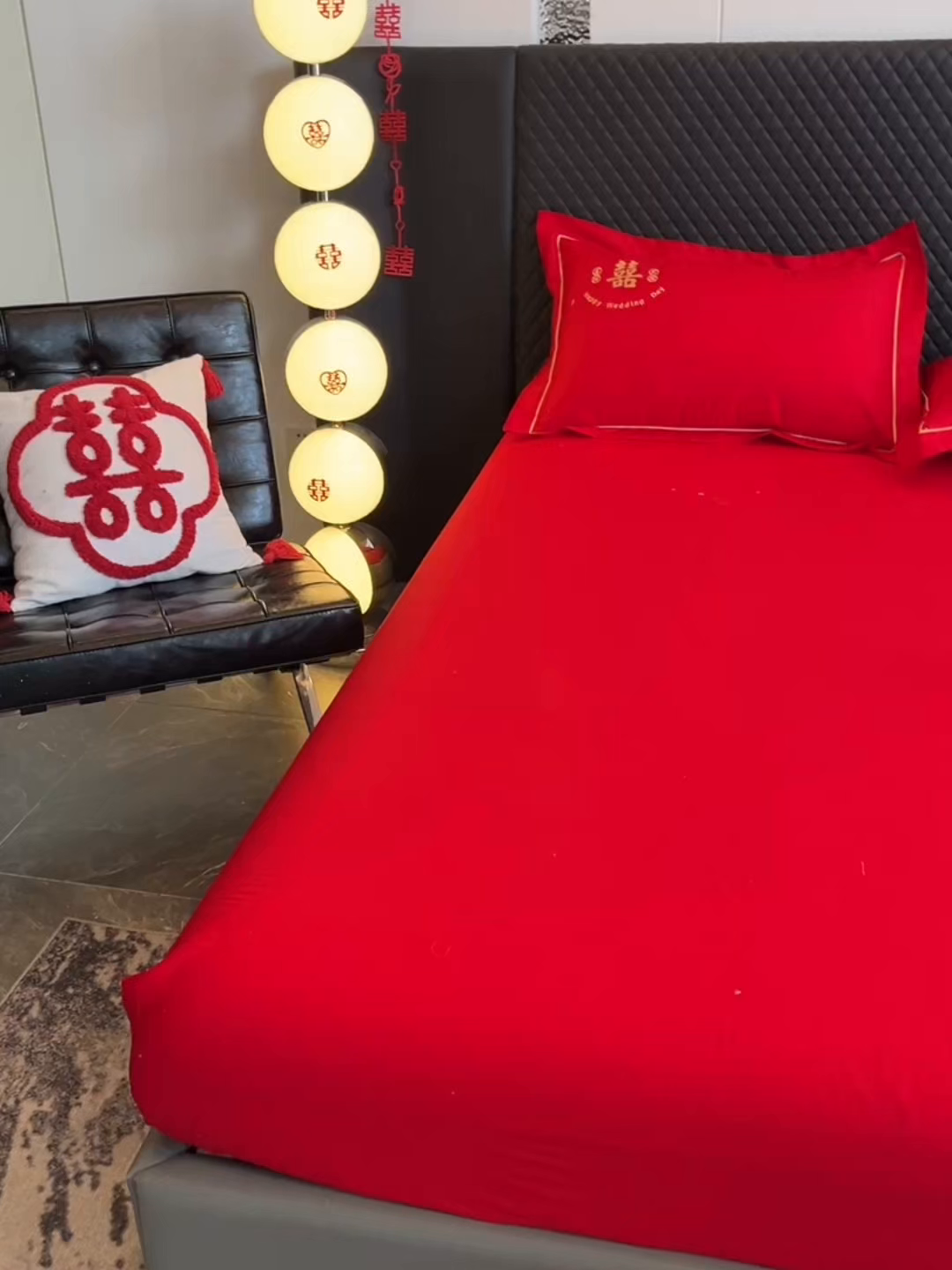 91家纺网 家纺一手货源 找家纺 极梦家纺 2025新款大红婚庆床笠三件套床垫保护套 喜结良缘床笠款