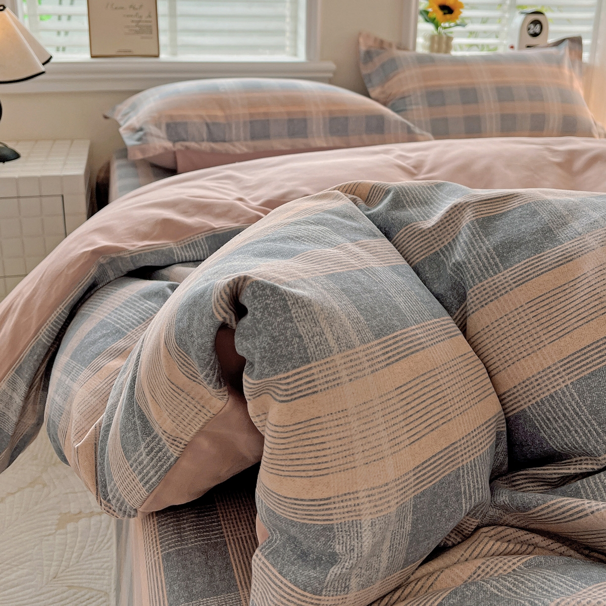 91家纺网 家纺一手货源 找家纺 依庭 2025新款高克重全棉纯棉磨毛印花四件套 莫利格