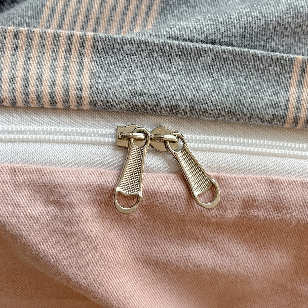 91家纺网 家纺一手货源 找家纺 依庭 2025新款高克重全棉纯棉磨毛印花四件套 莫利格