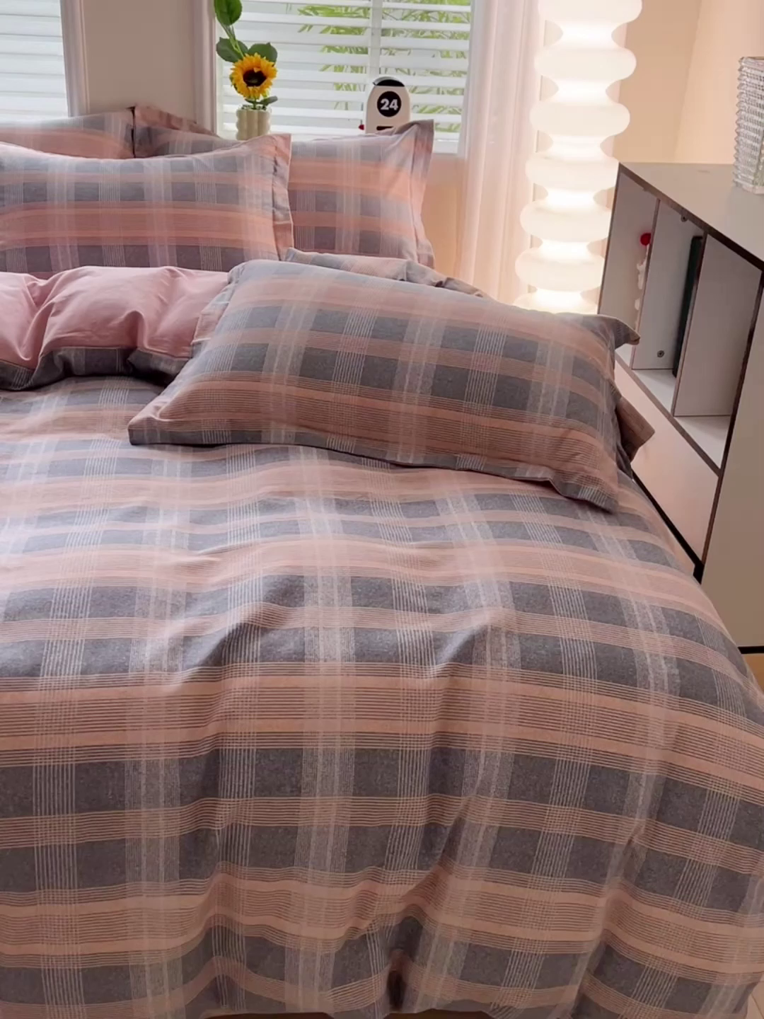 91家纺网 家纺一手货源 找家纺 依庭 2025新款高克重全棉纯棉磨毛印花四件套 莫利格