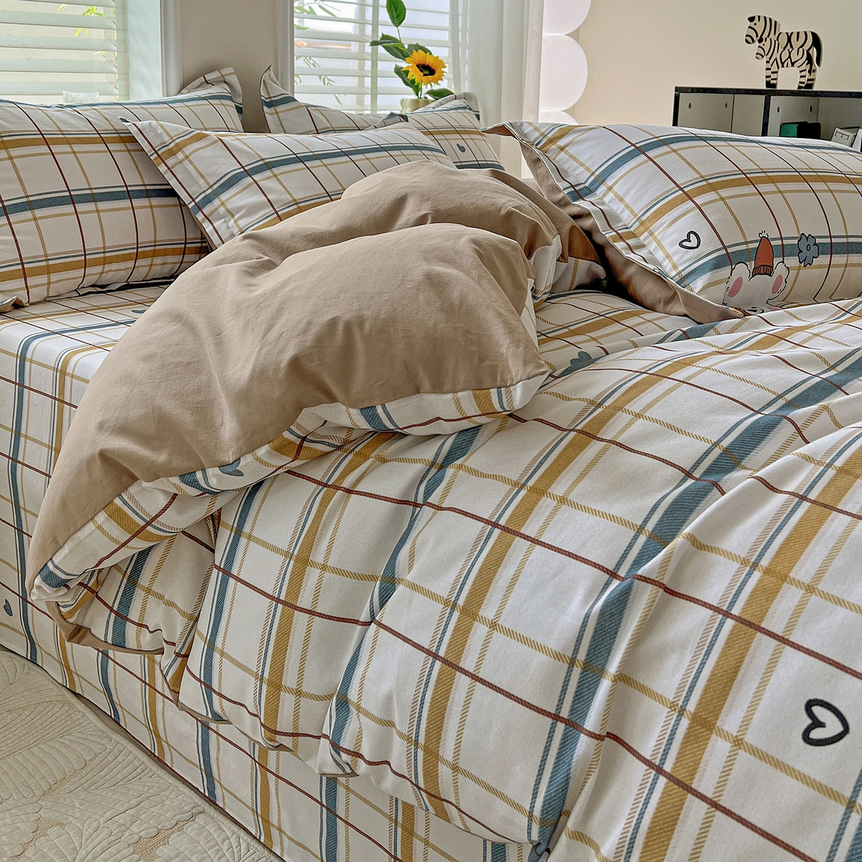 91家纺网 家纺一手货源 找家纺 依庭 2025新款高克重全棉纯棉磨毛印花四件套 帕比