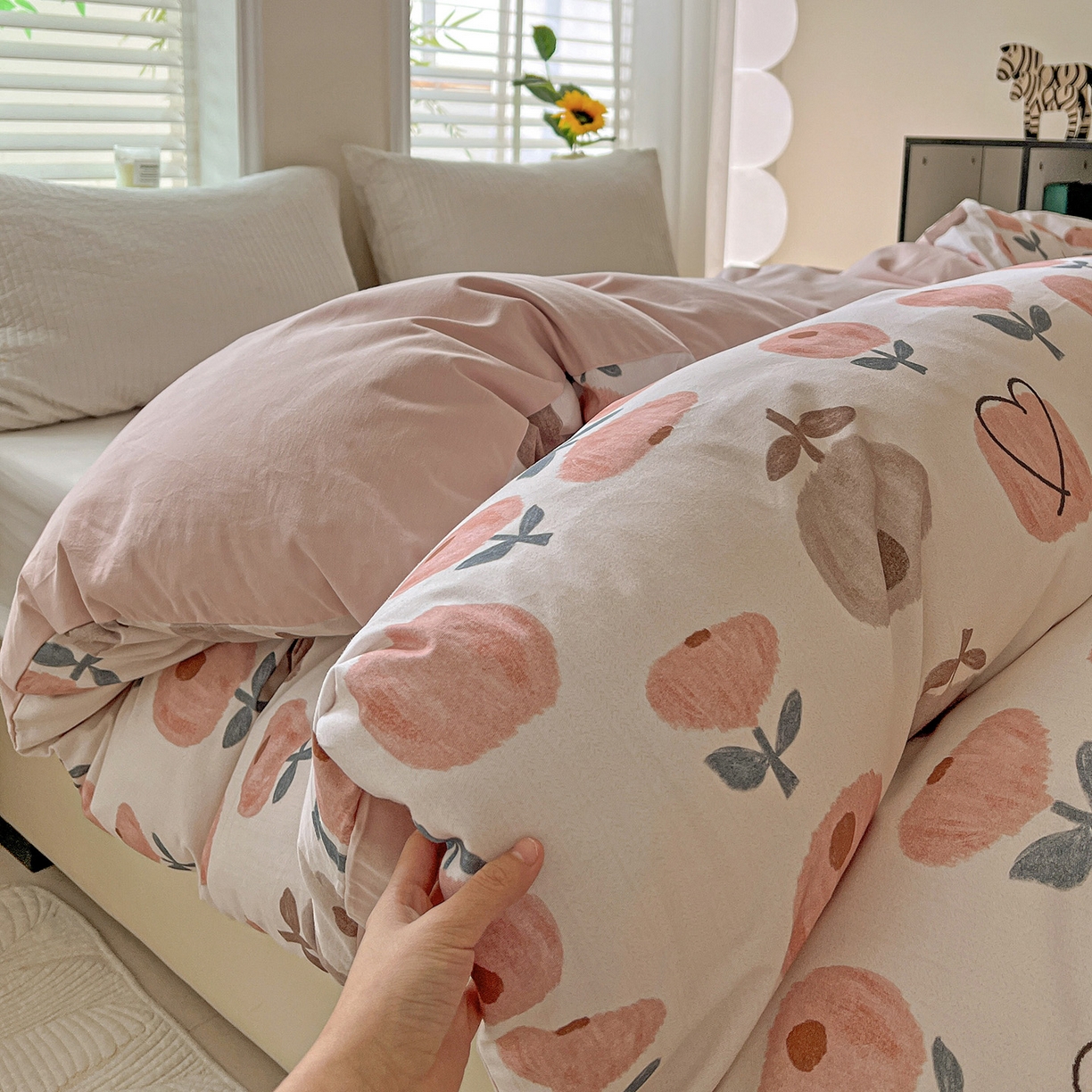 91家纺网 家纺一手货源 找家纺 依庭 2025新款高克重全棉纯棉磨毛印花四件套 山樱