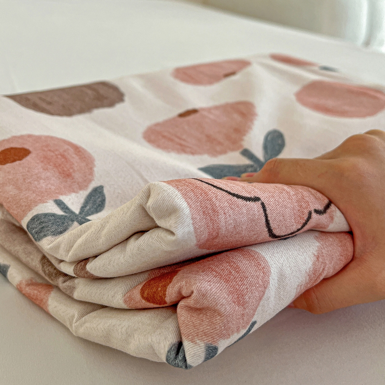 91家纺网 家纺一手货源 找家纺 依庭 2025新款高克重全棉纯棉磨毛印花四件套 山樱