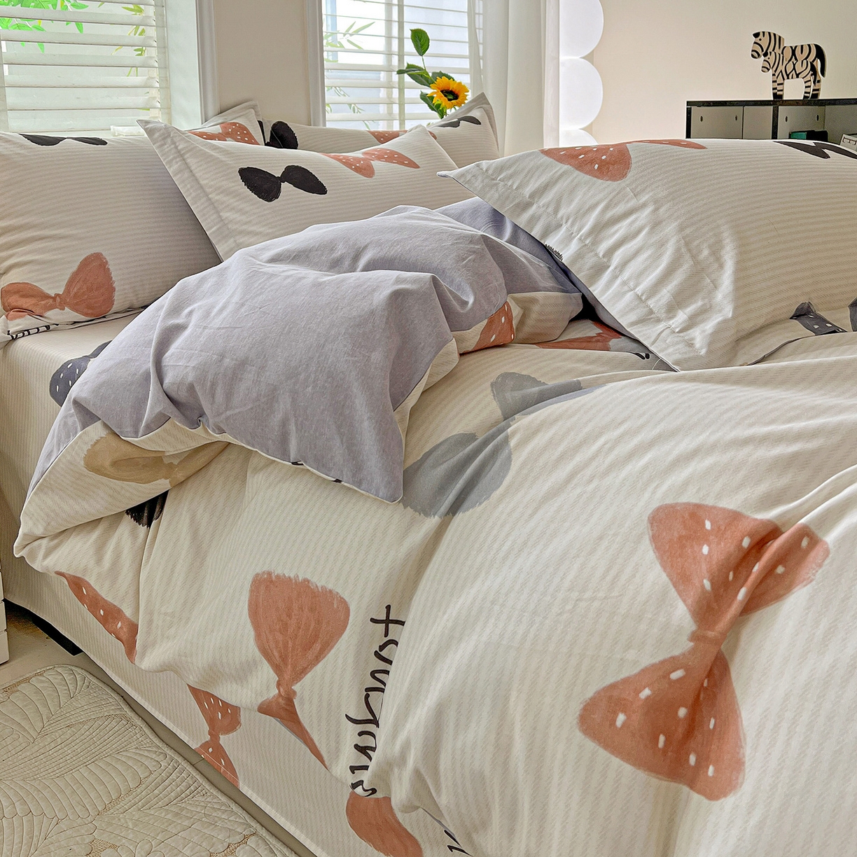 91家纺网 家纺一手货源 找家纺 依庭 2025新款高克重全棉纯棉磨毛印花四件套 笙白-桔