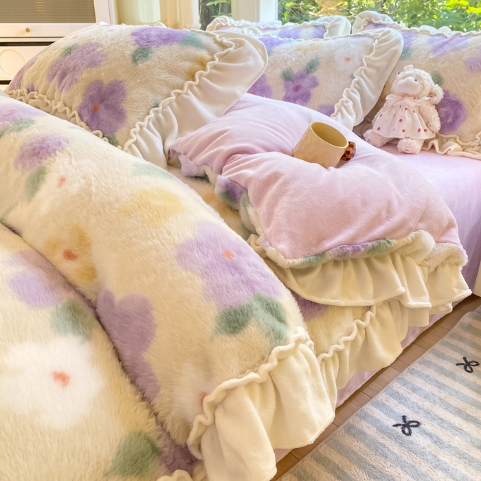 91家纺网 家纺一手货源 找家纺 米可 2025新款兔毛绒花边牛奶绒四件套 紫色花语