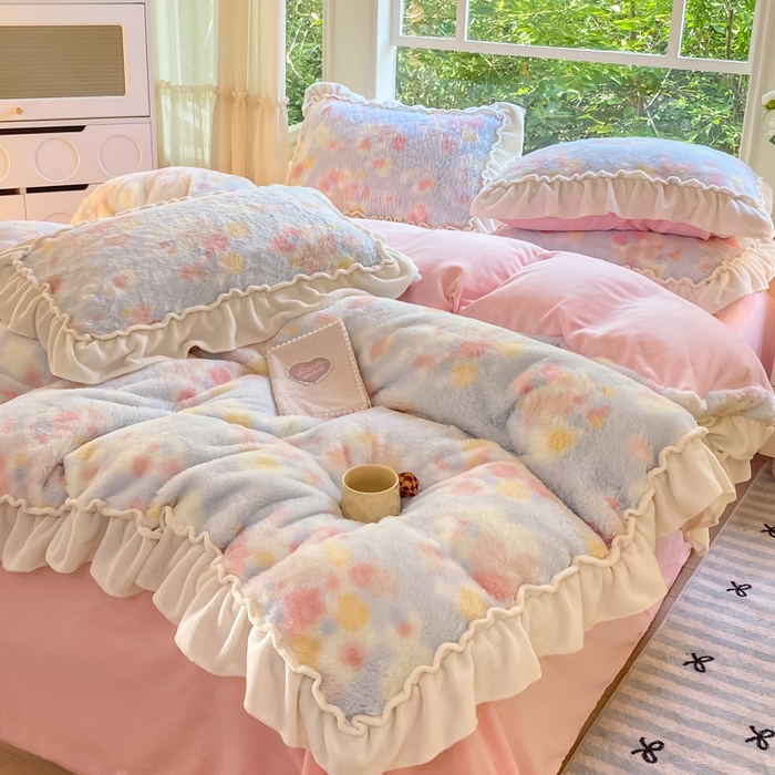 91家纺网 家纺一手货源 找家纺 米可 2025新款兔毛绒花边牛奶绒四件套 柔韵-蓝