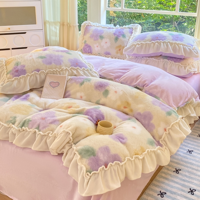 91家纺网 家纺一手货源 找家纺 米可 2025新款兔毛绒花边牛奶绒四件套 紫色花语