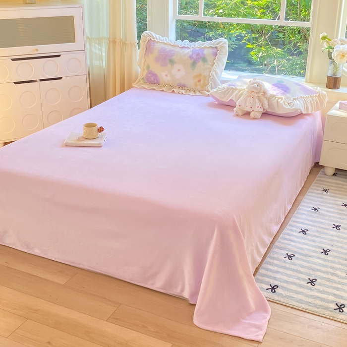 91家纺网 家纺一手货源 找家纺 米可 2025新款兔毛绒花边牛奶绒四件套 紫色花语