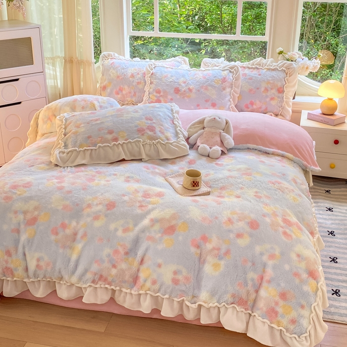 91家纺网 家纺一手货源 找家纺 米可 2025新款兔毛绒花边牛奶绒四件套 柔韵-蓝