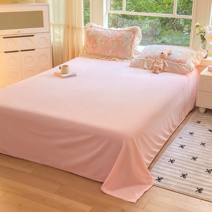 91家纺网 家纺一手货源 找家纺 米可 2025新款兔毛绒花边牛奶绒四件套 柔韵-粉