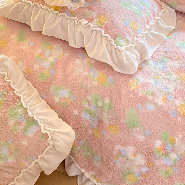 91家纺网 家纺一手货源 找家纺 米可 2025新款兔毛绒花边牛奶绒四件套 柔韵-粉