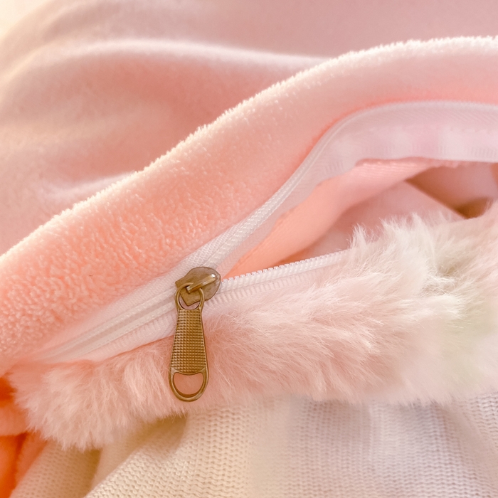 91家纺网 家纺一手货源 找家纺 米可 2025新款兔毛绒花边牛奶绒四件套 柔韵-粉