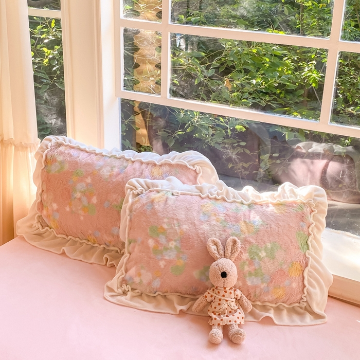 91家纺网 家纺一手货源 找家纺 米可 2025新款兔毛绒花边牛奶绒四件套 柔韵-粉