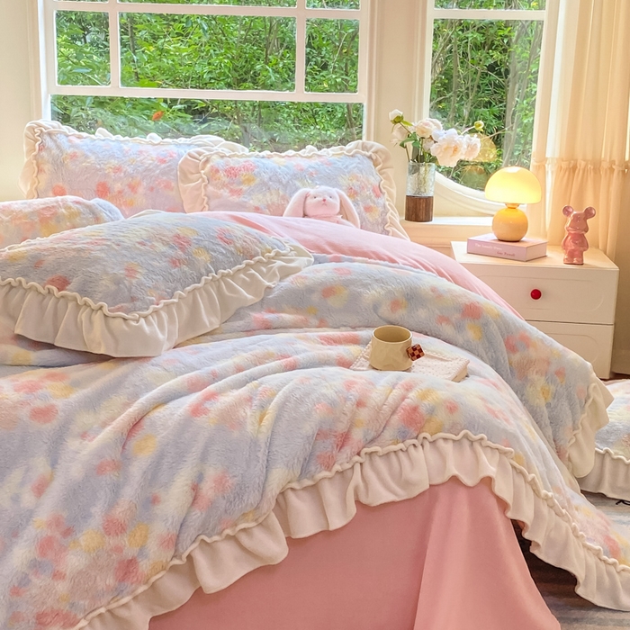 91家纺网 家纺一手货源 找家纺 米可 2025新款兔毛绒花边牛奶绒四件套 柔韵-蓝