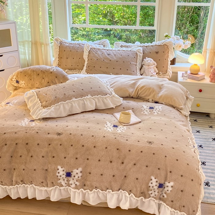 91家纺网 家纺一手货源 找家纺 米可 2025新款兔毛绒花边牛奶绒四件套 可爱蝴蝶结-咖