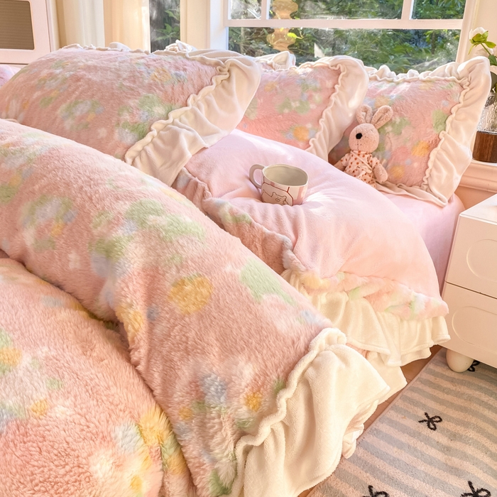 91家纺网 家纺一手货源 找家纺 米可 2025新款兔毛绒花边牛奶绒四件套 柔韵-粉