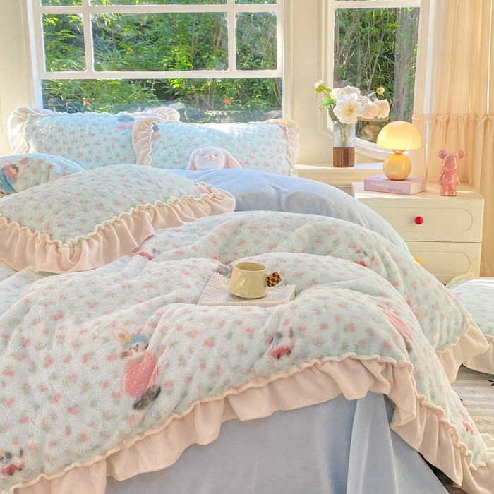 91家纺网 家纺一手货源 找家纺 米可 2025新款兔毛绒花边牛奶绒四件套 梦幻女孩