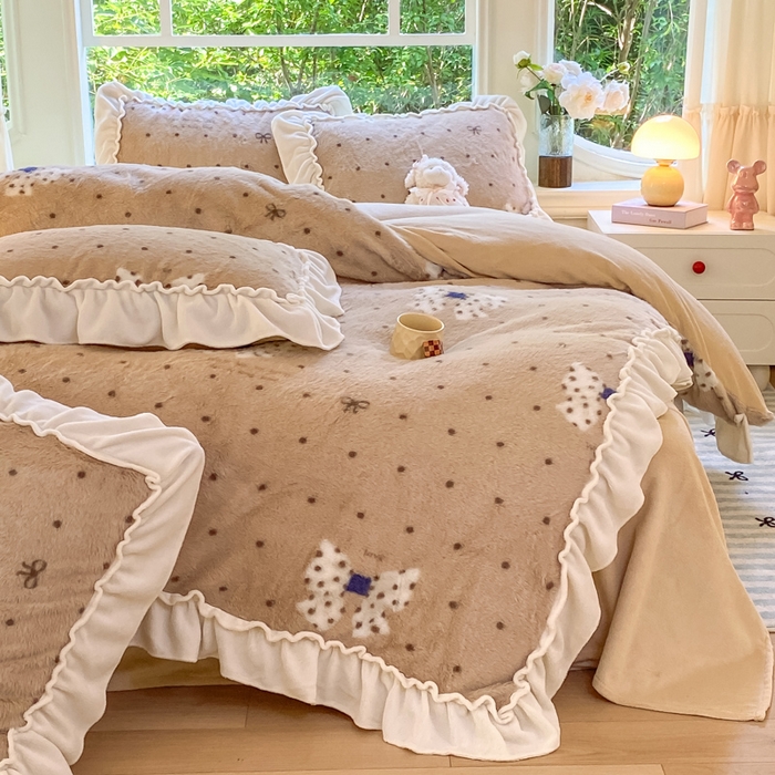 91家纺网 家纺一手货源 找家纺 米可 2025新款兔毛绒花边牛奶绒四件套 可爱蝴蝶结-咖