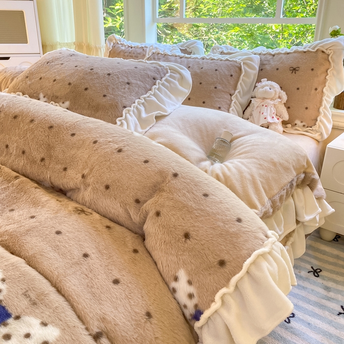 91家纺网 家纺一手货源 找家纺 米可 2025新款兔毛绒花边牛奶绒四件套 可爱蝴蝶结-咖