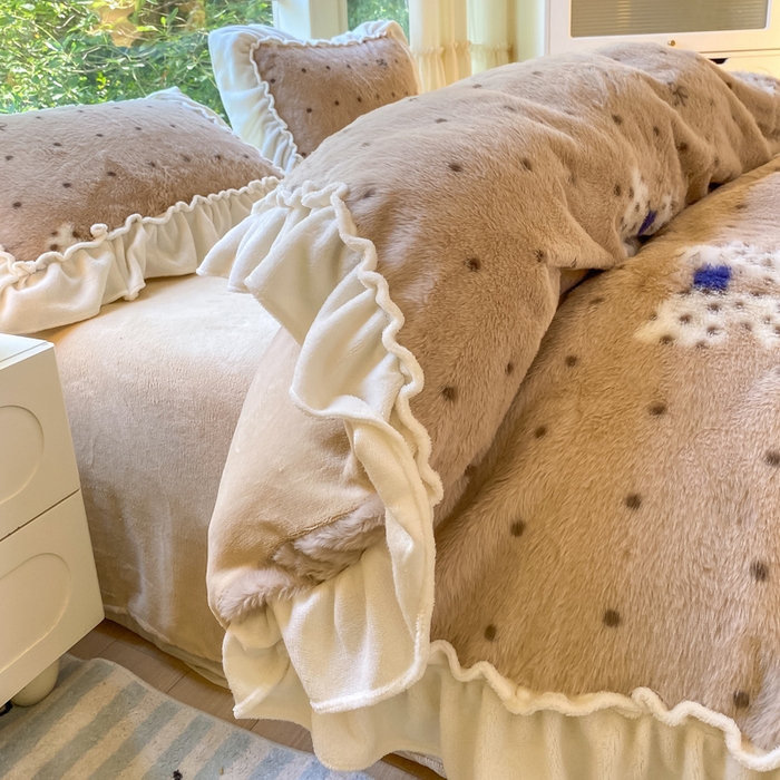 91家纺网 家纺一手货源 找家纺 米可 2025新款兔毛绒花边牛奶绒四件套 可爱蝴蝶结-咖