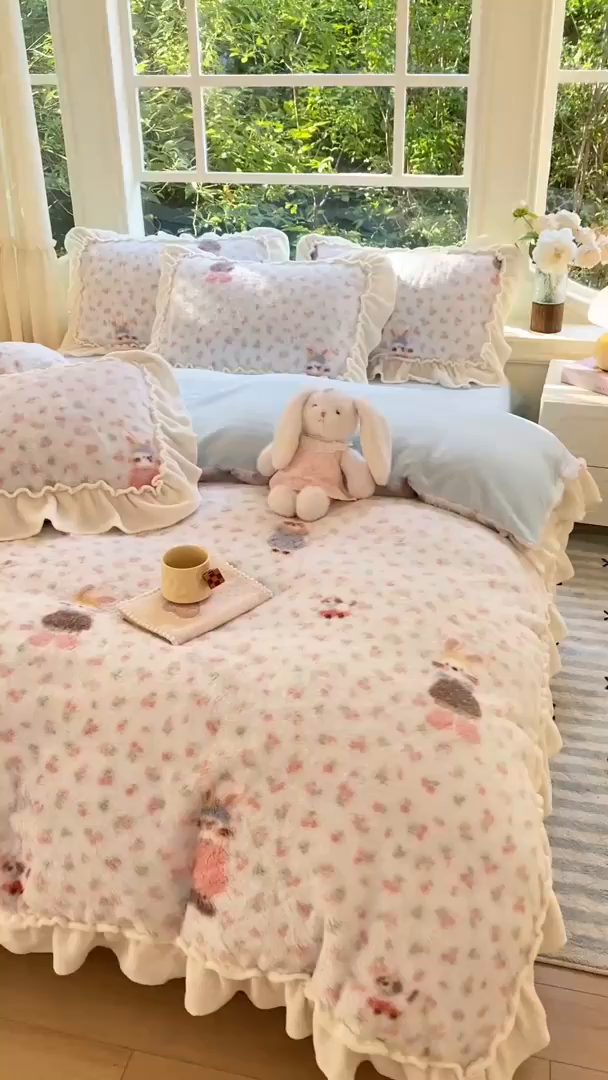 91家纺网 家纺一手货源 找家纺 米可 2025新款兔毛绒花边牛奶绒四件套 梦幻女孩