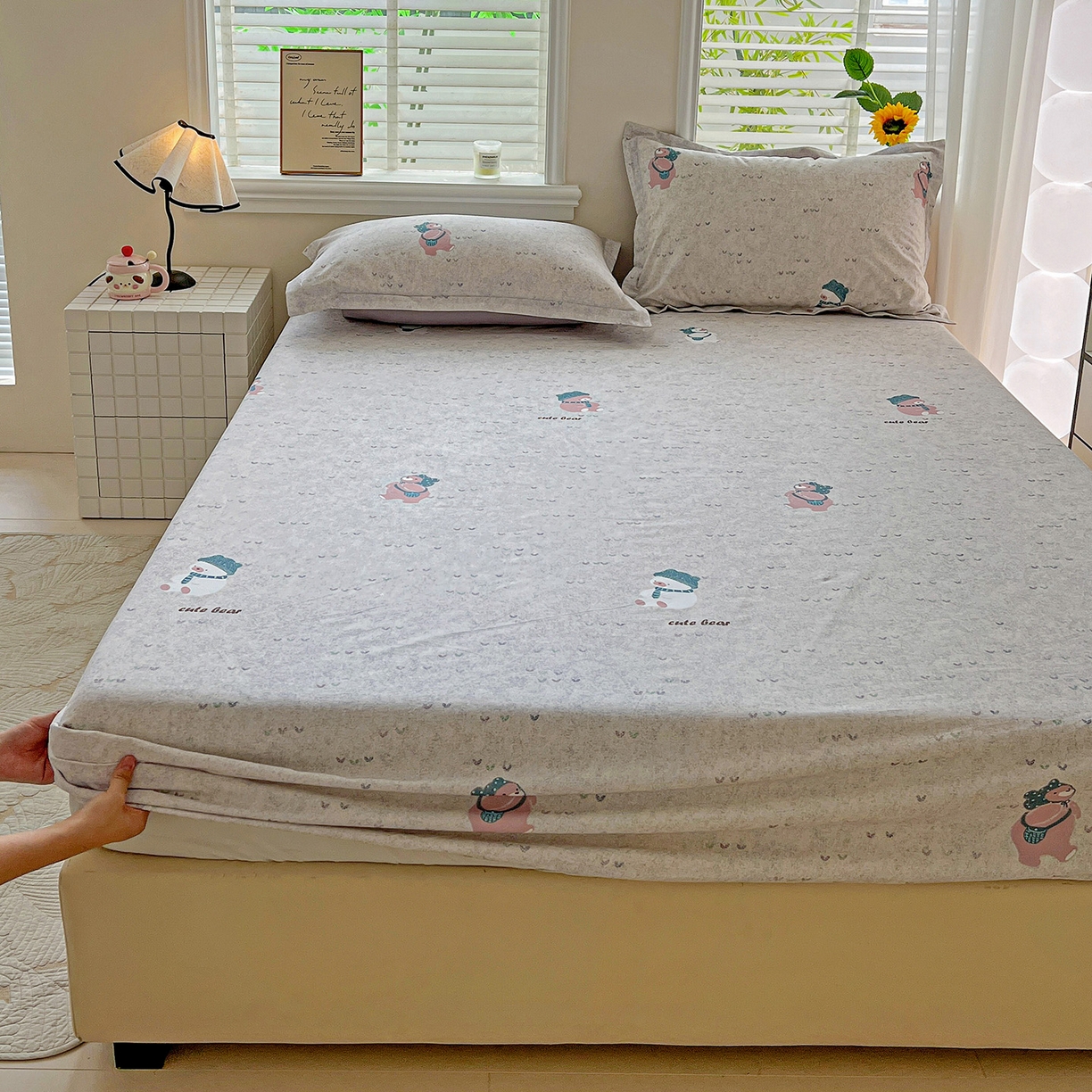 91家纺网 家纺一手货源 找家纺 依庭 2025新款高克重全棉纯棉磨毛印花四件套 幸福小熊