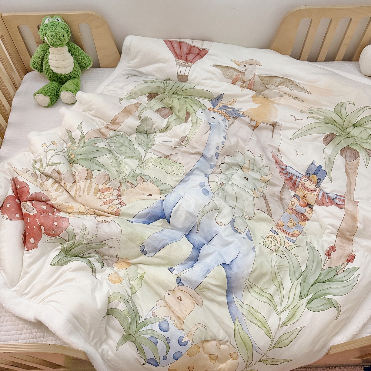 91家纺网 家纺一手货源 找家纺 荷马之梦 2025新款A类针织棉牛奶绒大豆纤维春秋被冬被儿童被芯幼儿园被子-奶芙系列 奶芙-恐龙部落