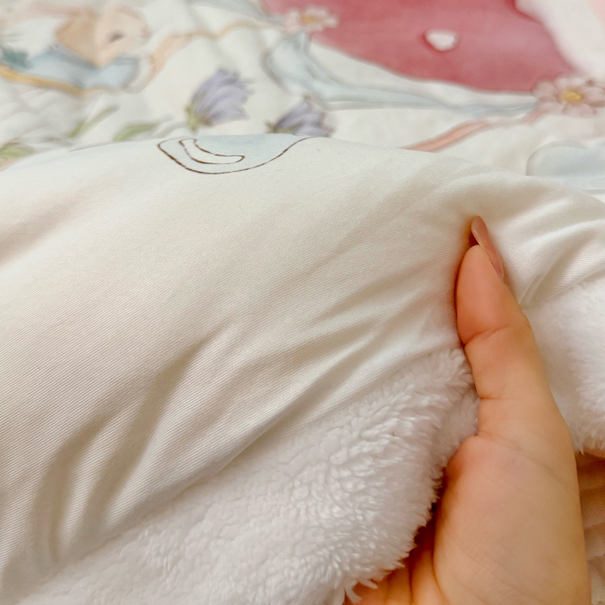 91家纺网 家纺一手货源 找家纺 荷马之梦 2025新款A类针织棉牛奶绒大豆纤维春秋被冬被儿童被芯幼儿园被子-奶芙系列 奶芙-仲夏节乐园