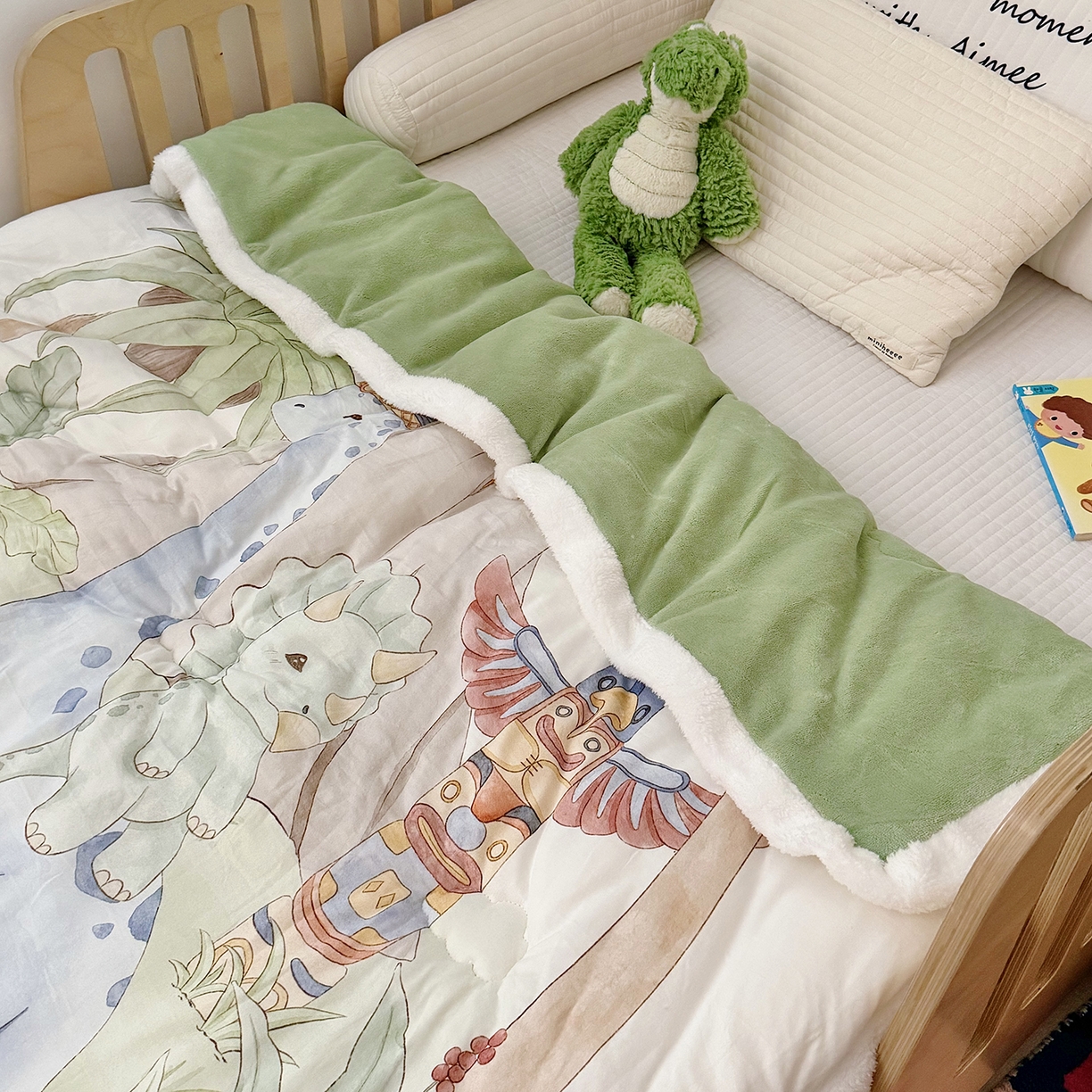 91家纺网 家纺一手货源 找家纺 荷马之梦 2025新款A类针织棉牛奶绒大豆纤维春秋被冬被儿童被芯幼儿园被子-奶芙系列 奶芙-恐龙部落