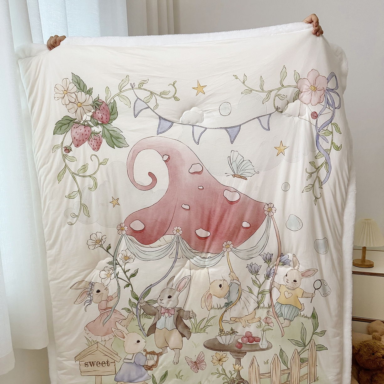 91家纺网 家纺一手货源 找家纺 荷马之梦 2025新款A类针织棉牛奶绒大豆纤维春秋被冬被儿童被芯幼儿园被子-奶芙系列 奶芙-仲夏节乐园