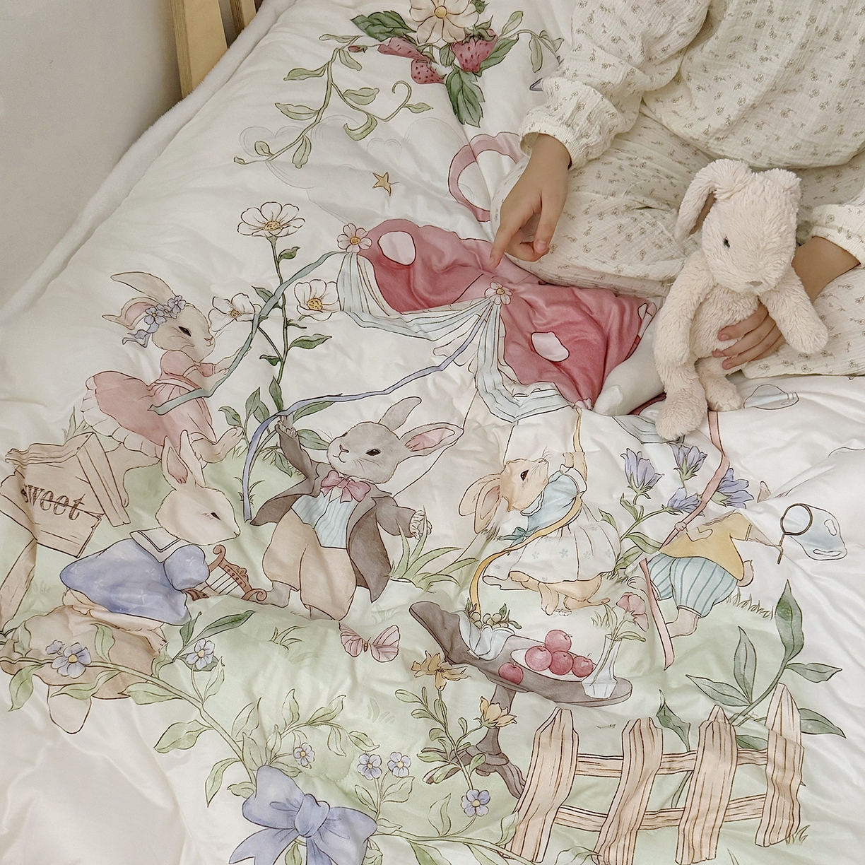 91家纺网 家纺一手货源 找家纺 荷马之梦 2025新款A类针织棉牛奶绒大豆纤维春秋被冬被儿童被芯幼儿园被子-奶芙系列 奶芙-仲夏节乐园