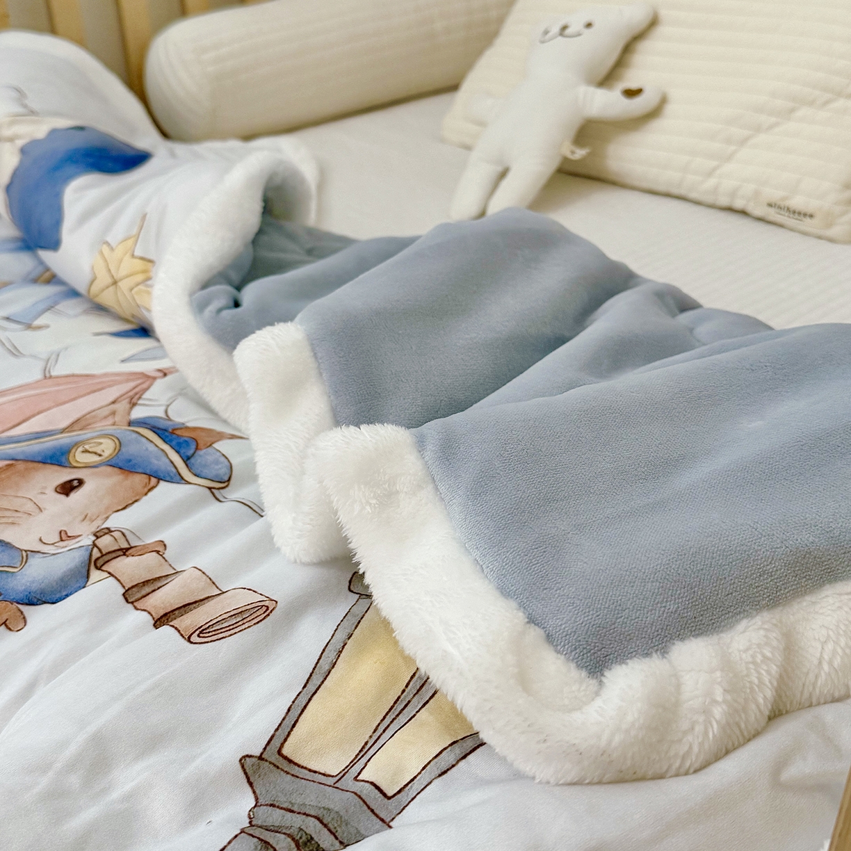 91家纺网 家纺一手货源 找家纺 荷马之梦 2025新款A类针织棉牛奶绒大豆纤维春秋被冬被儿童被芯幼儿园被子-奶芙系列 奶芙-云端国度