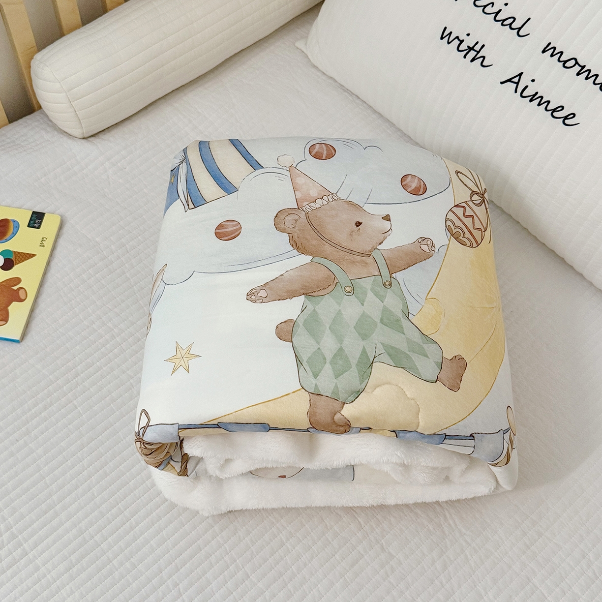 91家纺网 家纺一手货源 找家纺 荷马之梦 2025新款A类针织棉牛奶绒大豆纤维春秋被冬被儿童被芯幼儿园被子-奶芙系列 奶芙-云上演出