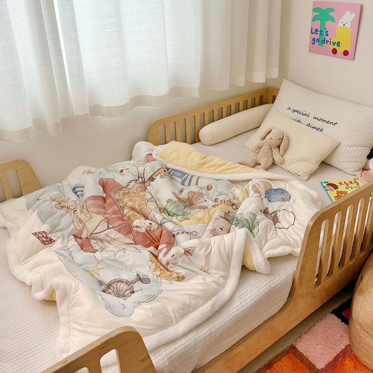 91家纺网 家纺一手货源 找家纺 荷马之梦 2025新款A类针织棉牛奶绒大豆纤维春秋被冬被儿童被芯幼儿园被子-奶芙系列 奶芙-云上演出