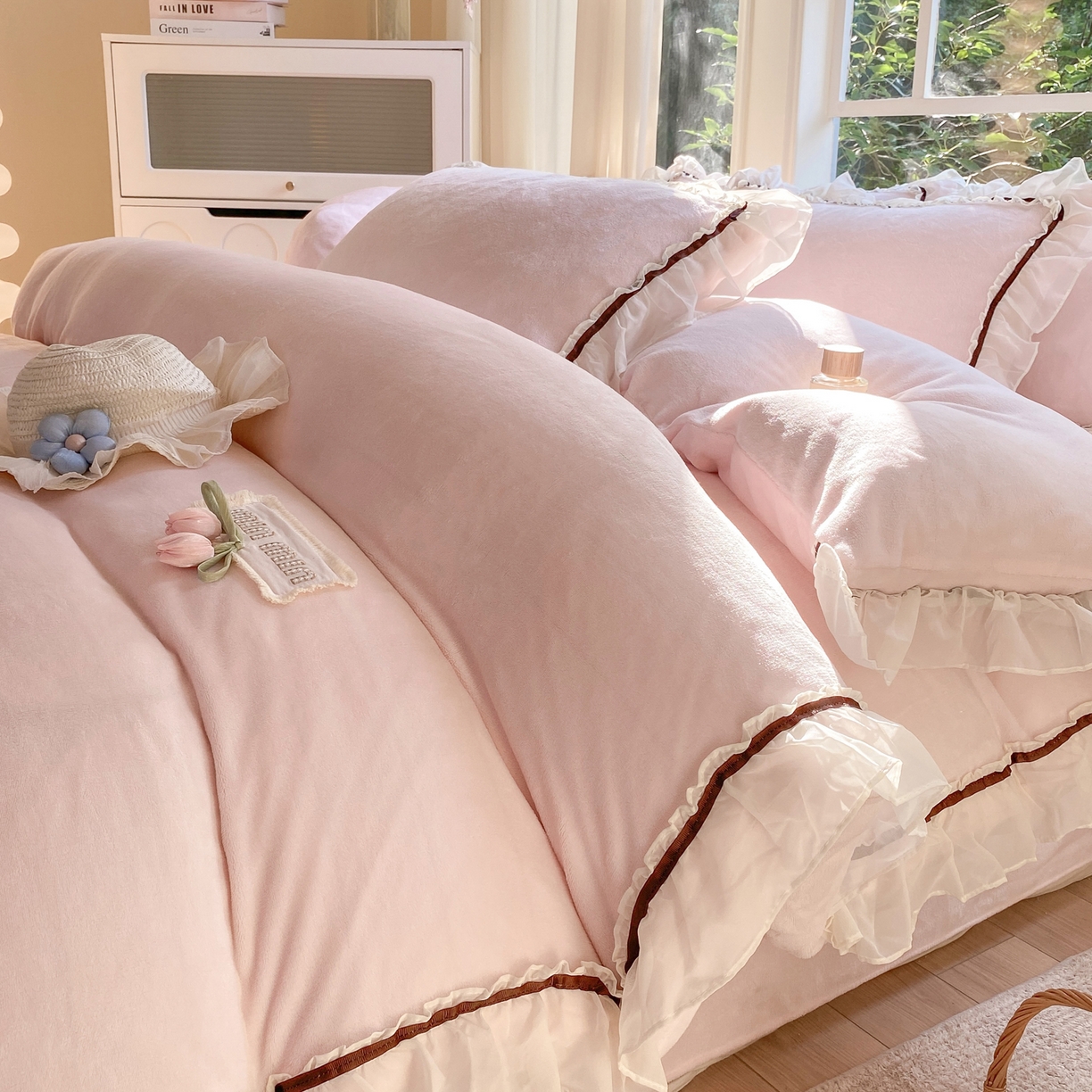 91家纺网 家纺一手货源 找家纺 （总）二八年华 2025新款韩式花边款牛奶绒四件套