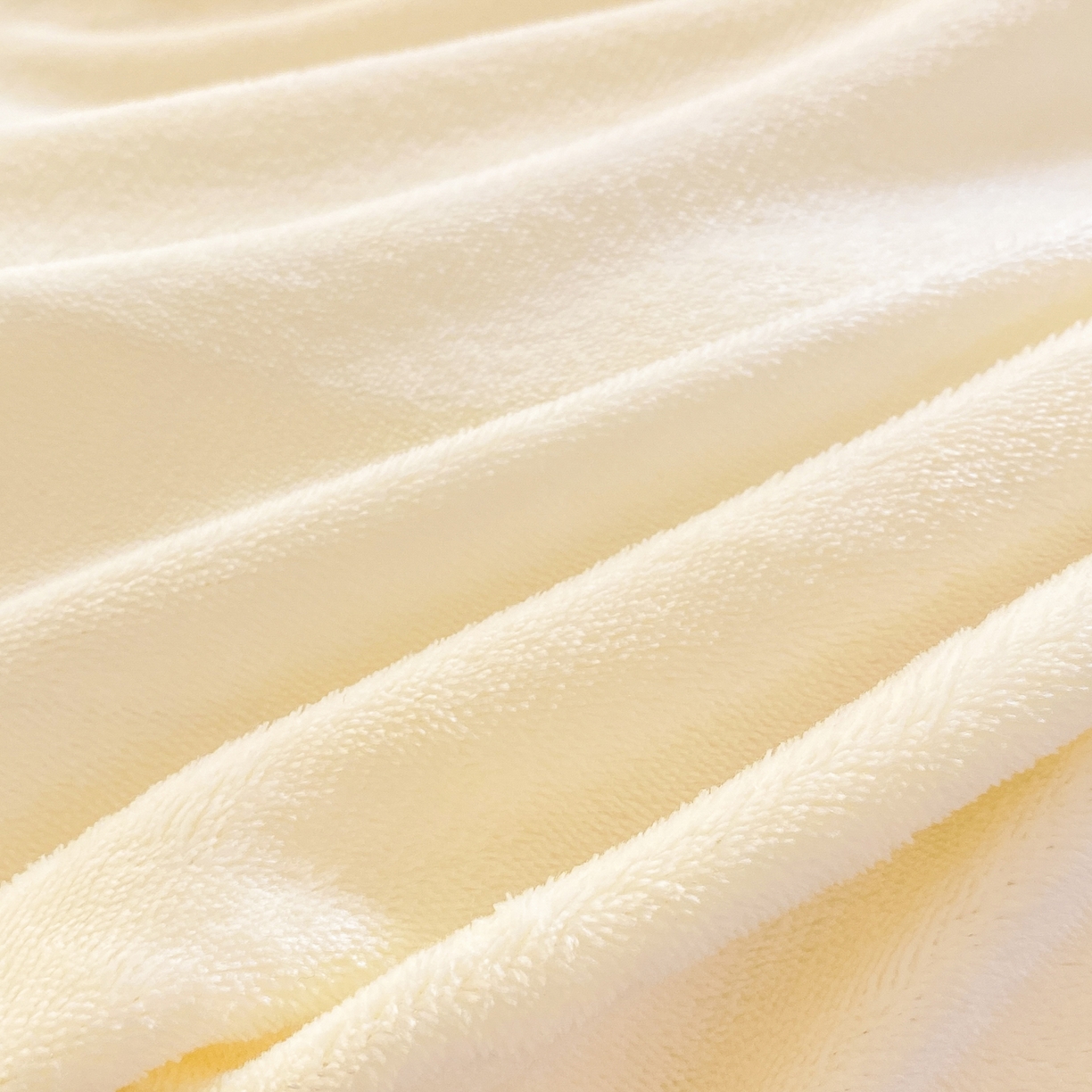 91家纺网 家纺一手货源 找家纺 二八年华 2025新款韩式花边款牛奶绒四件套 鹅黄