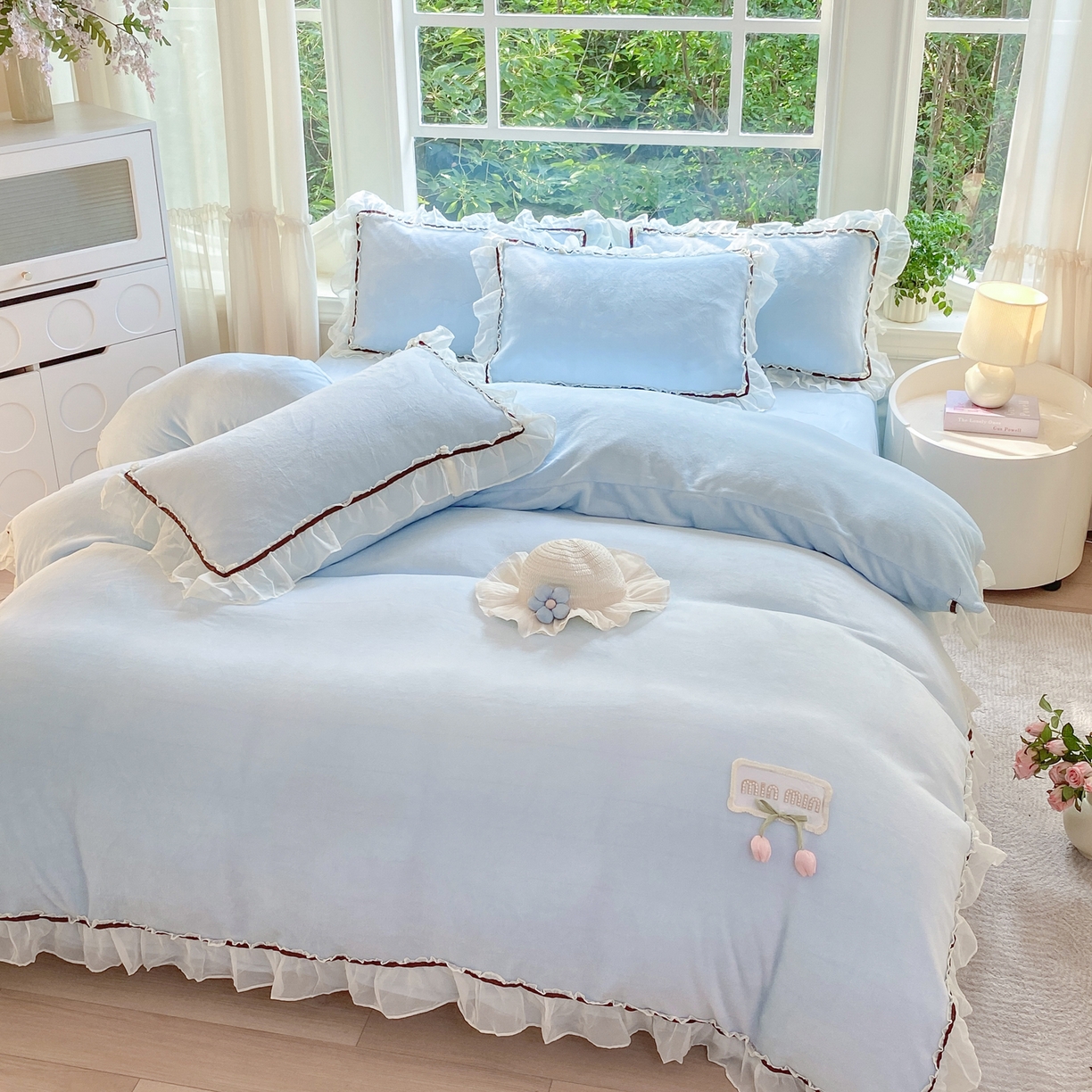 91家纺网 家纺一手货源 找家纺 二八年华 2025新款韩式花边款牛奶绒四件套 天蓝