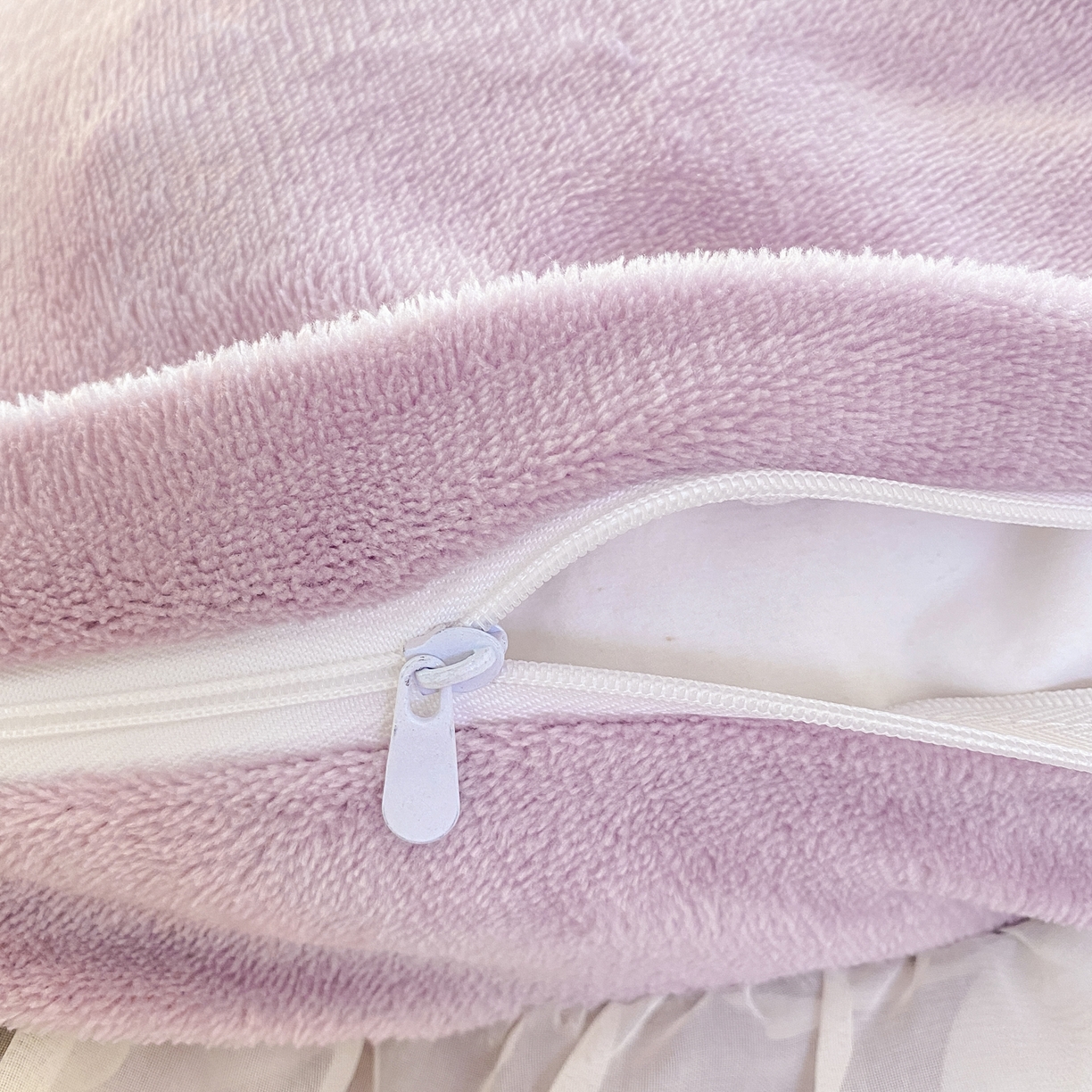 91家纺网 家纺一手货源 找家纺 二八年华 2025新款韩式花边款牛奶绒四件套 鸢紫