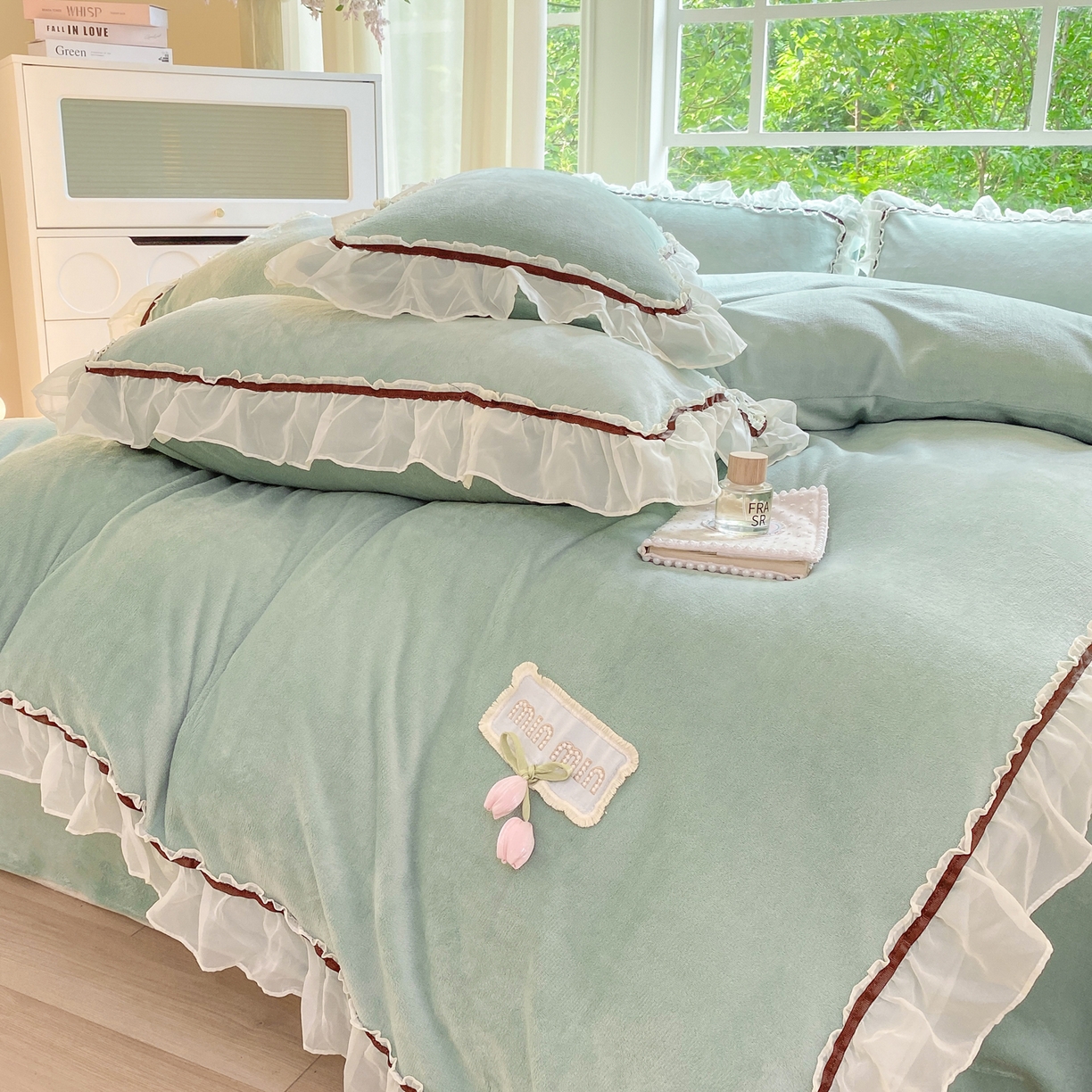 91家纺网 家纺一手货源 找家纺 二八年华 2025新款韩式花边款牛奶绒四件套 水绿