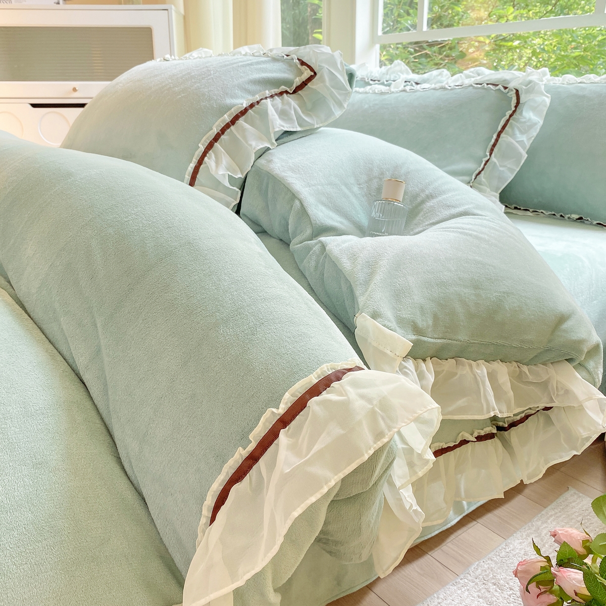 91家纺网 家纺一手货源 找家纺 二八年华 2025新款韩式花边款牛奶绒四件套 水绿