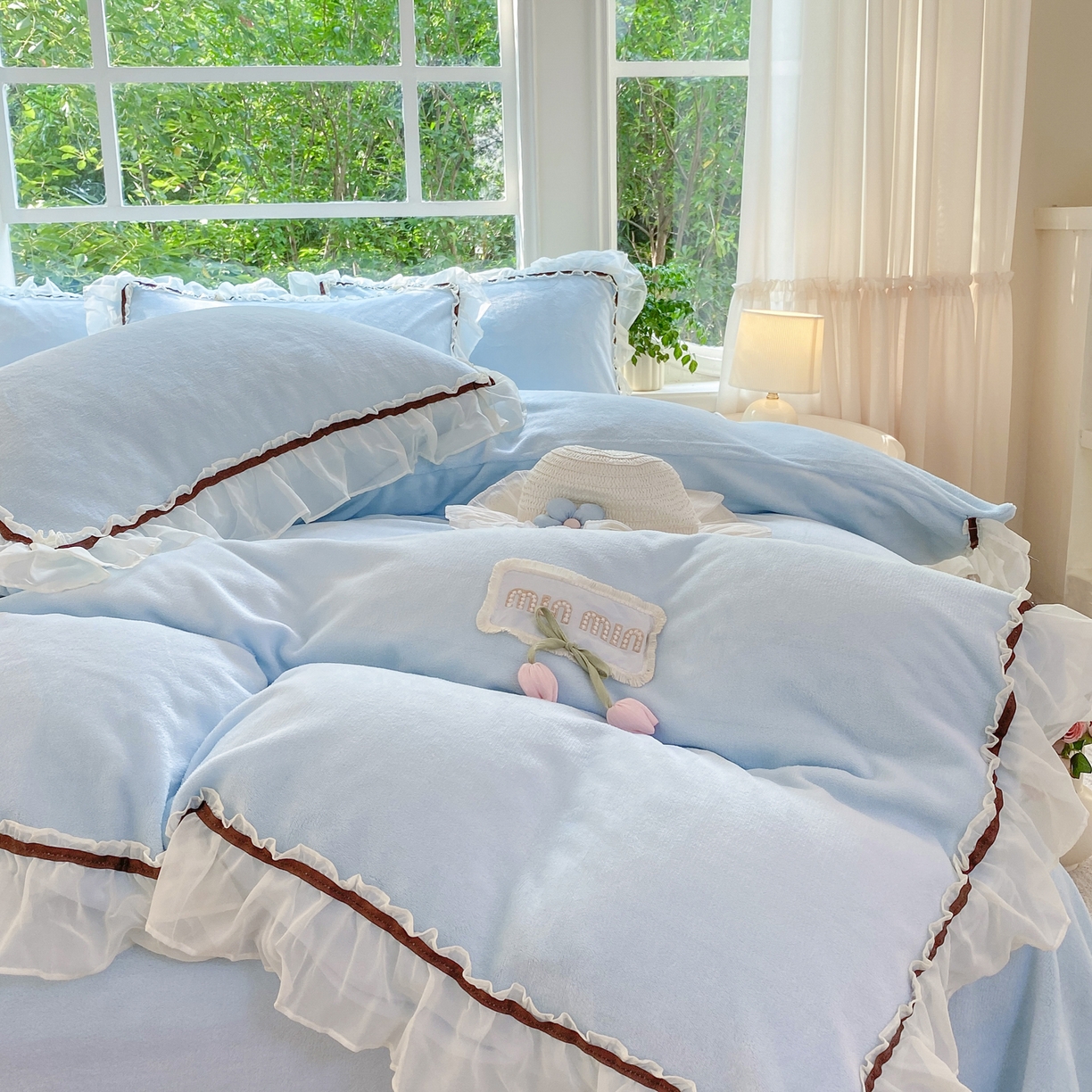91家纺网 家纺一手货源 找家纺 二八年华 2025新款韩式花边款牛奶绒四件套 天蓝